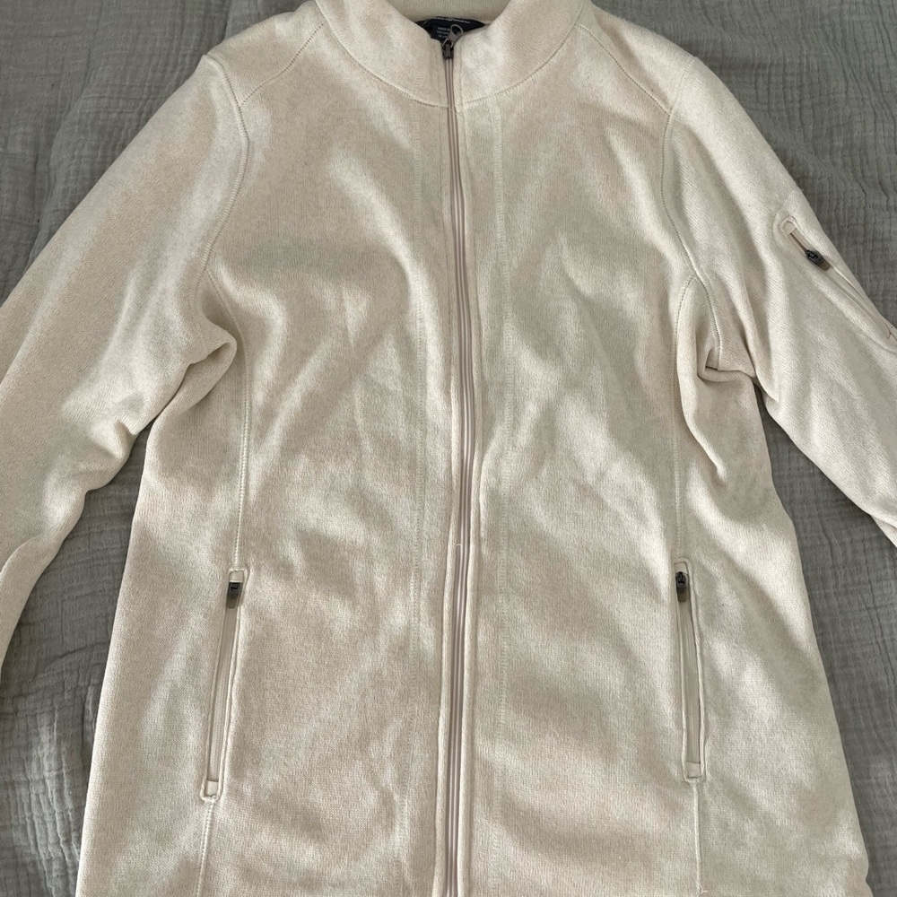 comfy crew neck sweater zip up!